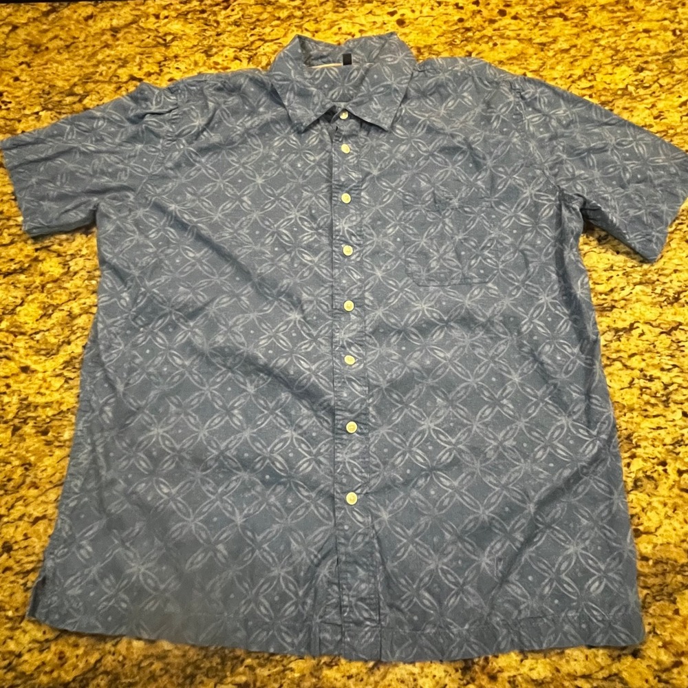 Croft & Barrow Men XL Blue Geometric Floral Batik Short Sleeve Button Down Shirt